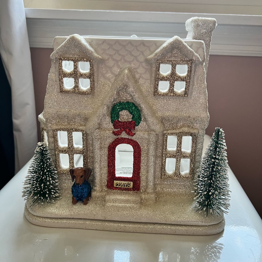 Bath & Body‎ Works 2018 Village House Christmas Luminary Candle Holder Dog